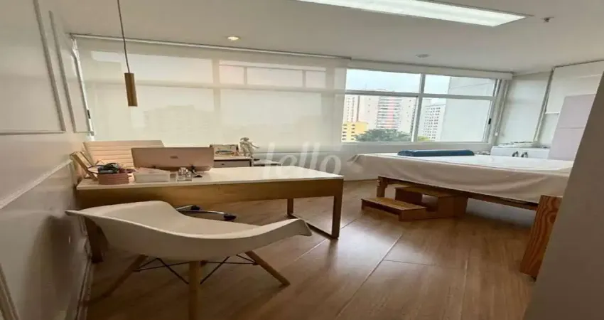 Sala comercial com 3 salas para alugar na Avenida João Ramalho, --, Vila Assunção, Santo André