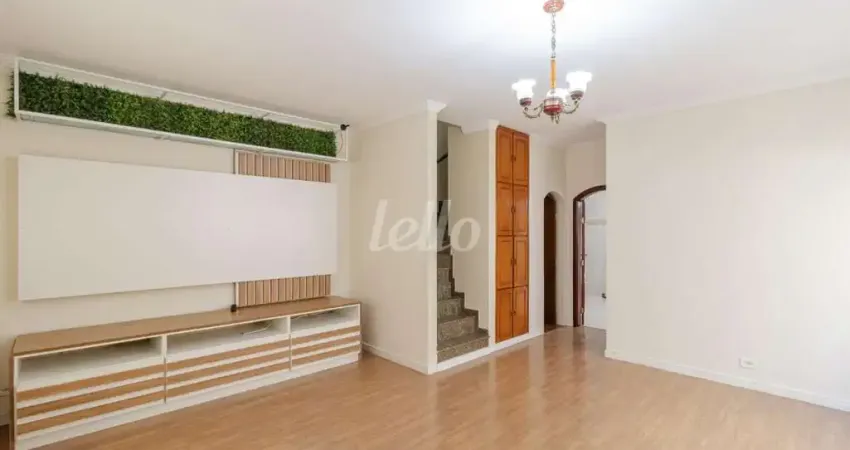 Casa comercial com 1 sala para alugar na Rua Professor Jacy Monteiro, --, Jardim Avelino, São Paulo