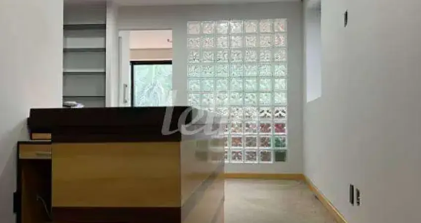 Sala comercial com 2 salas à venda na Rua Ramon Penharrubia, 130, Bela Vista, São Paulo