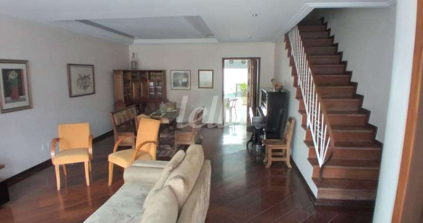 Casa com 3 quartos à venda na Rua Paulo Bregaro, 455, Vila Monumento, São Paulo