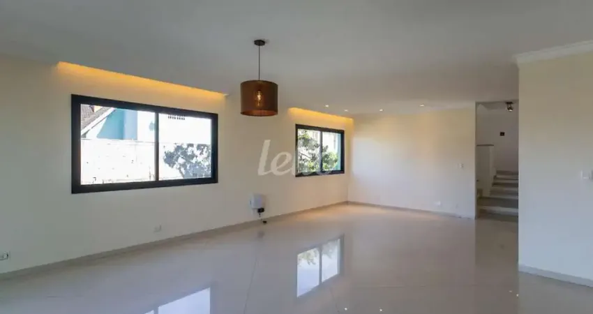 Casa com 4 quartos à venda na Rua Theodomiro Moraes Cunha, 118, Horto Florestal, São Paulo