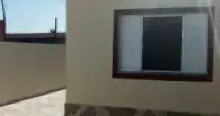 Casa localizada no Balneário Gaivotas, em Itanhaém - lado praia.