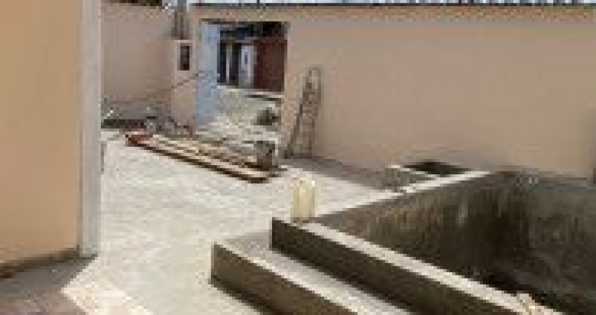 Casa no bairro Agenor dos Campos, em Itanhaém - localizado lado praia, em rua calçada.