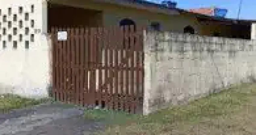 Casa no bairro Balneário Gaivota, em Itanhaém - localizado lado serra, em rua de terra.