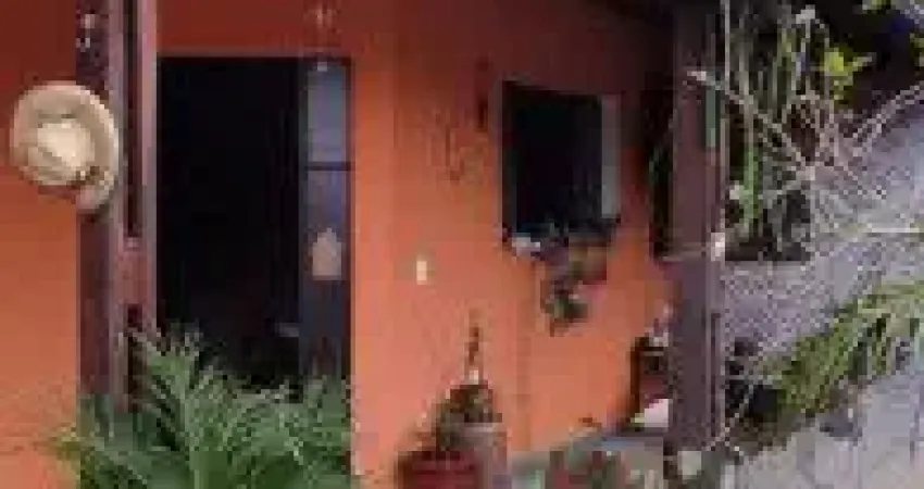 Casa no bairro Jardim Guacyra, em Itanhaém - localizada no lado serra.
