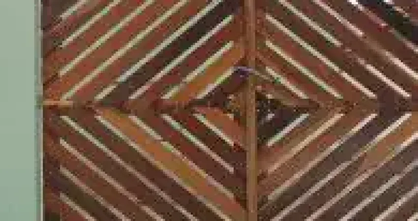 Casa no bairro Luizamar Mirim, em Itanhaém - localizado lado serra, em rua de terra.