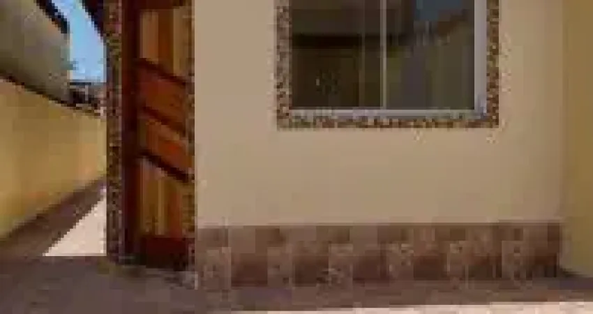 Casa no bairro Jardim Suarão, em Itanhaém - sendo lado serra, em rua calçada.