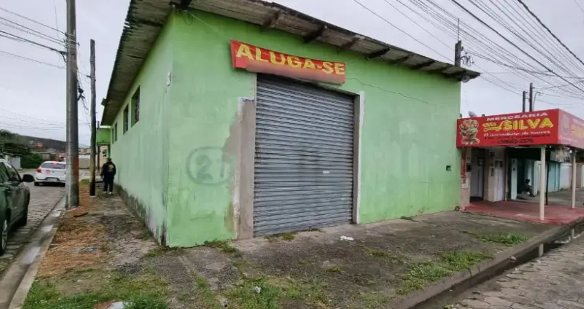Casa+ Galpão no bairro Jardim Umuarama, em Itanhaém - sendo lado serra, em rua calçada.