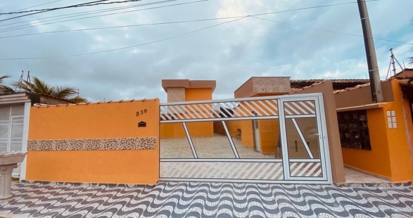 Sobrado à venda em condomínio no bairro Cibratel 2, em Itanhaém ** Localizado lado praia, em rua calçada.