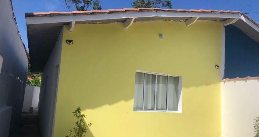 CASA A VENDA NO UMUARAMA EM ITANHAÉM LITORAL DE SP.