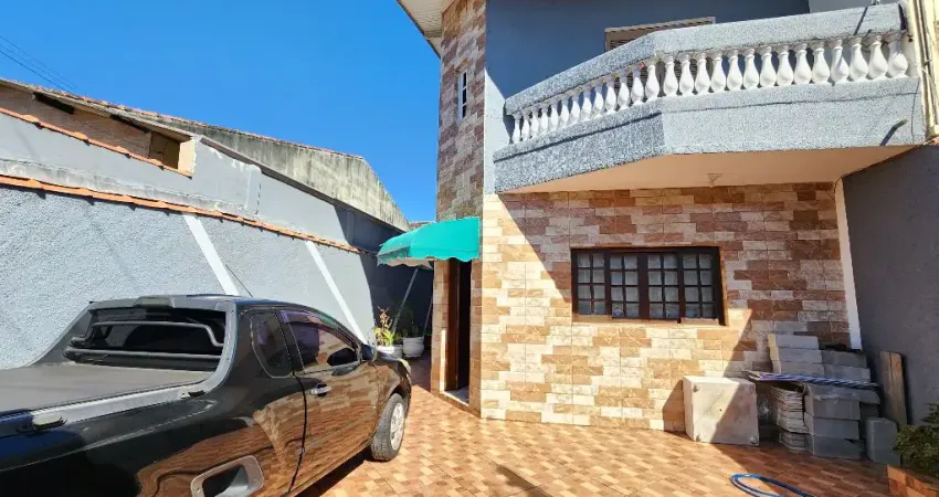 Casa com piscina á venda em Itanhaém - Belas Artes.