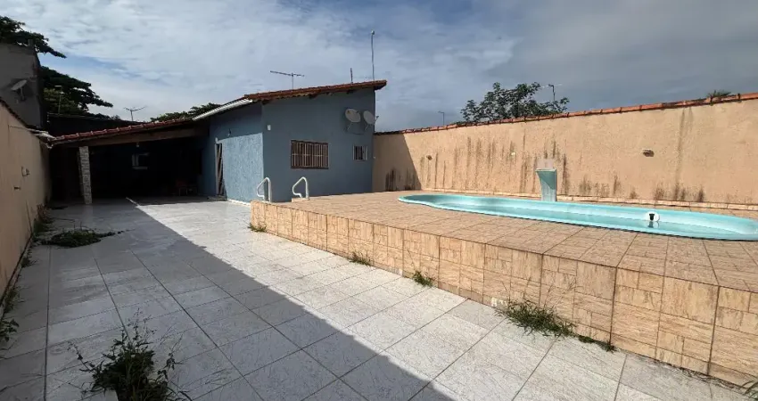 CASA LOTE INTEIRO COM PISCINA - ACEITA FINANCIAMENTO BANCÁRIO- ITANHAÉM/SP.