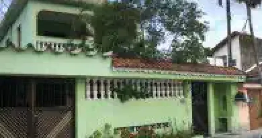 Excelente casa localizada no Balneário Santa Terezinha - lado praia