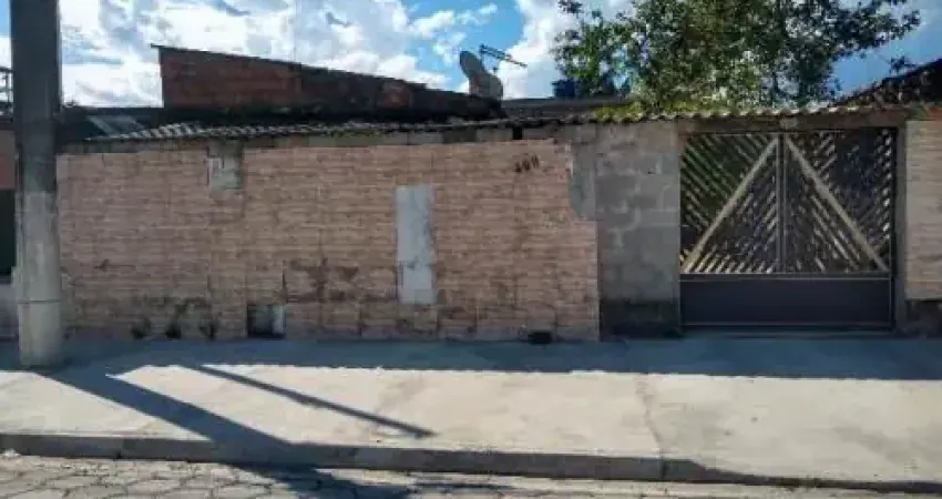 Excelente casa localizada no bairro Cesp - em rua calçada.