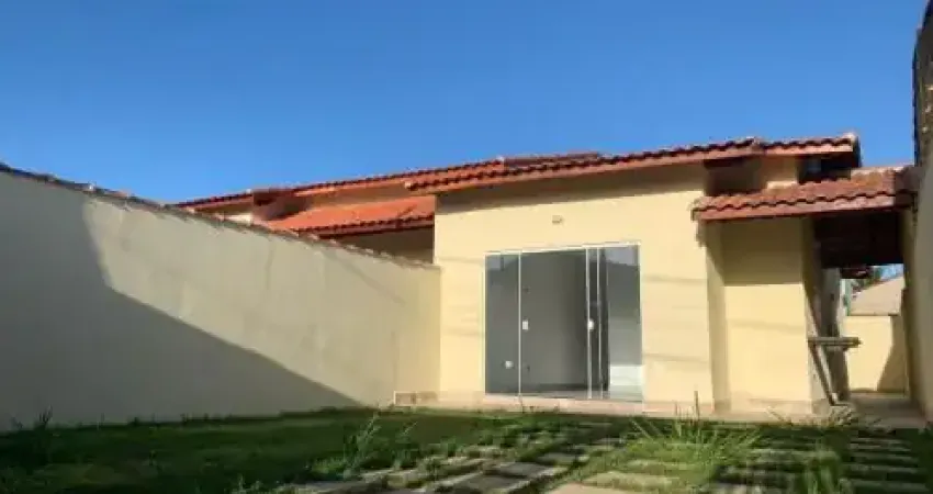 Excelente casa localizada no bairro São Fernando - lado praia.