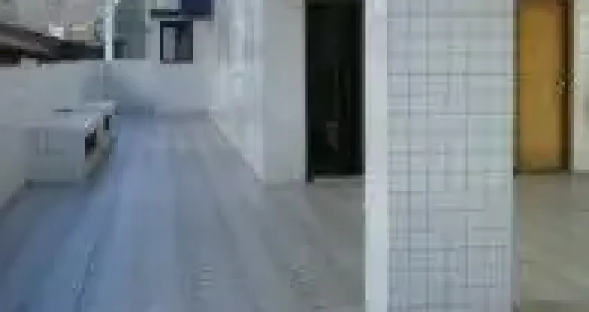 Excelente apartamento localizado no bairro Guilhermina, em Praia Grande - lado praia, possui sacada, salão de festas e de jogos, elevador para deficiente.