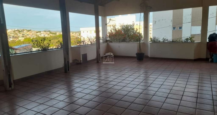 Casa com 4 quartos à venda na Esplanada, Belo Horizonte 