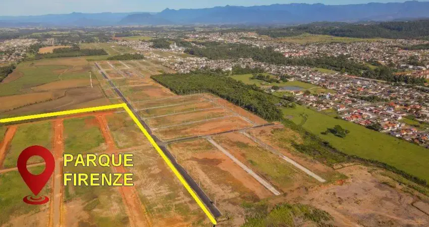 Terreno à venda na Avenida Vante Rováris, Santa Luzia, Criciúma