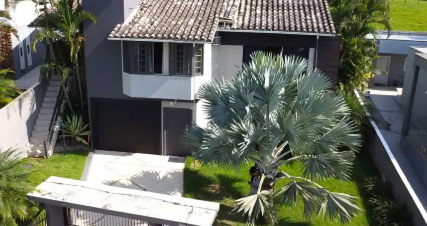 Casa para Venda em Criciúma, Laranjinha, 3 dormitórios, 1 suíte, 3 banheiros, 2 vagas