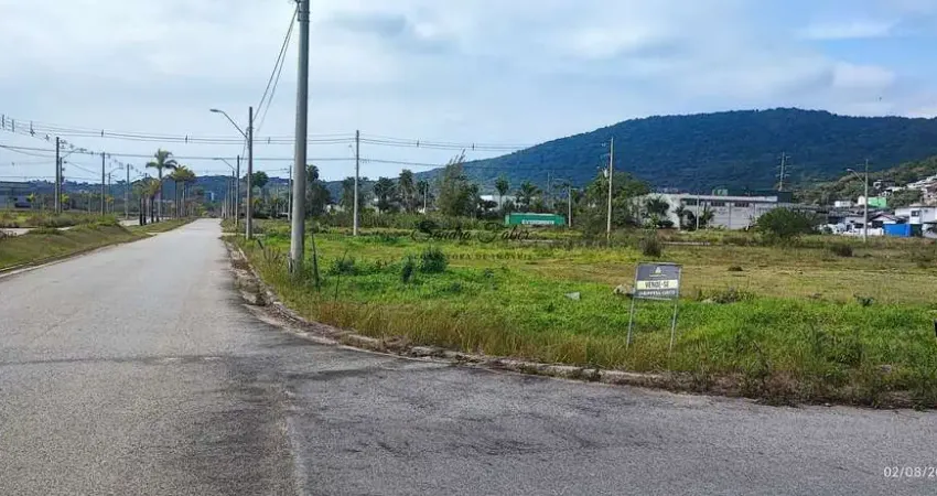 Lindo terreno de  900m² ,para construção de residenciais até 6 pavimentos .
