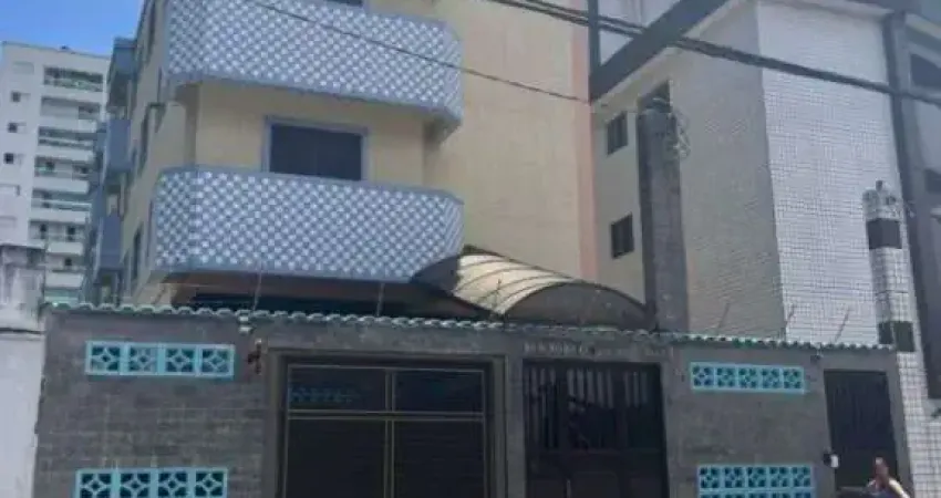 Apartamento térreo com quintal na Guilhermina em Praia Grande SP