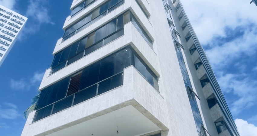 VENDO - Apartº 305m2 - Reformado - 5Qtos, 4 Sts - Candeias