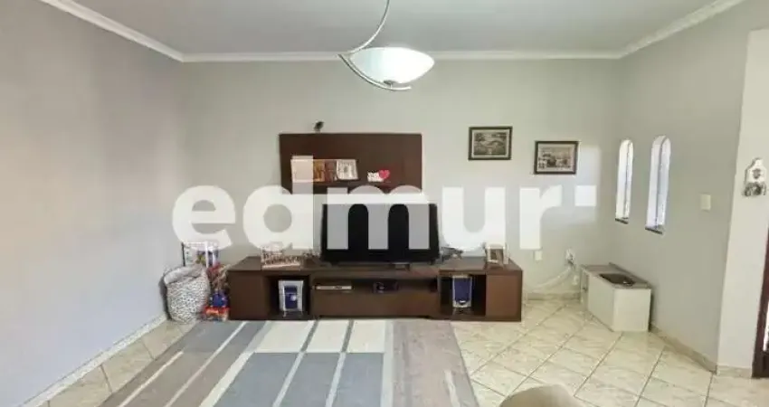 Casa com 3 quartos para alugar no Parque Jaçatuba, Santo André 