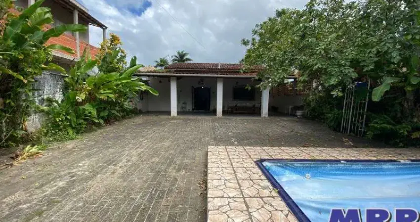 Casa a venda em Ubatuba, com 2 dormitórios + edícula, na praia da Maranduba, aceita financiamento bancário!