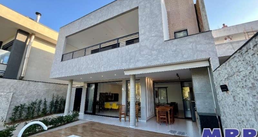 Casa frente mar na Praia da Lagoinha em Ubatuba. Alto padrão. 6 suítes.
