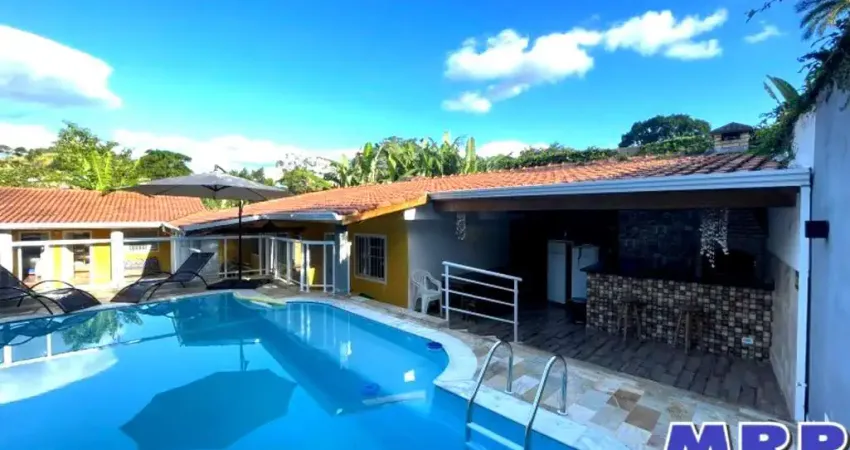 Casa com piscina à venda em Ubatuba. Bairro Sertão da Quina. 5 dormitórios.