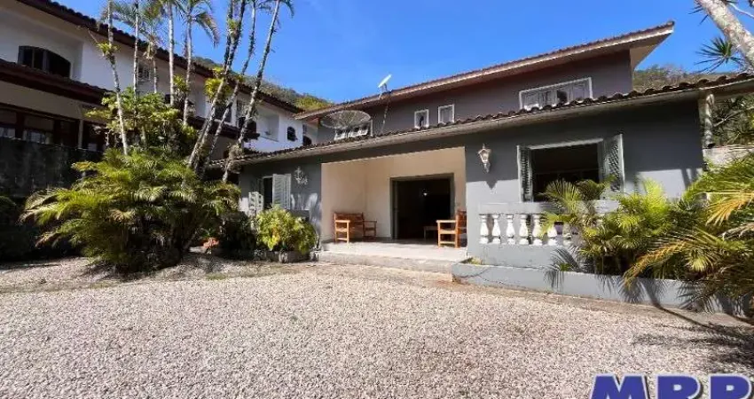 Casa à venda em ubatuba, na praia da lagoinha. condomínio fechado. 6 quartos.