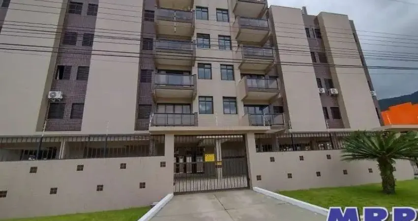 Apartamento em Ubatuba, 150 metros da praia do Sapê, condomínio fechado, com elevador .