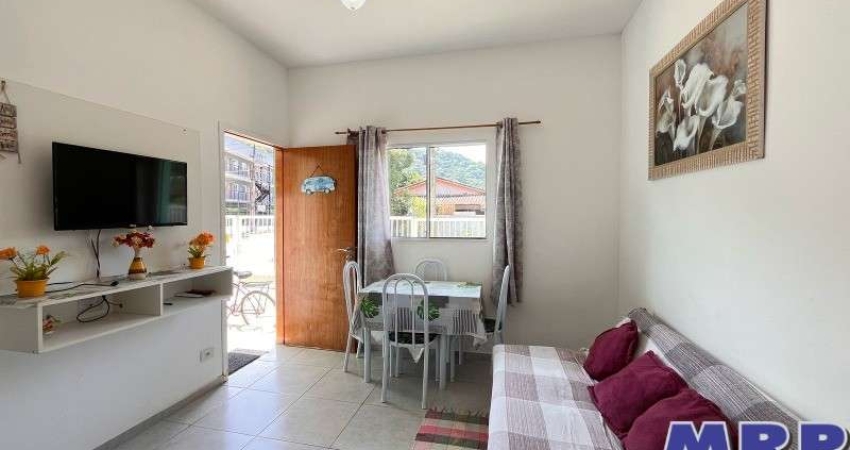 Apartamento à venda em Ubatuba. 1 dormitório. Com piscina. Aceita financiamento.