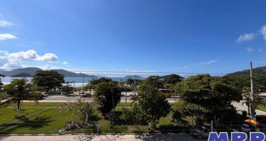 Apartamento frente mar à venda em Ubatuba. Praia da Maranduba. 2 dormitórios.