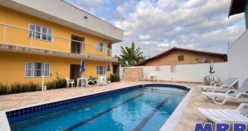 Apartamento à venda em Ubatuba. Praia da Maranduba. Condomínio com piscina.