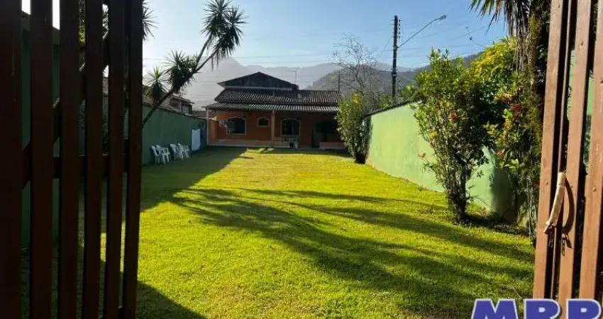 Edícula à venda em ubatuba, praia do sapê. a apenas 300 metros da praia.