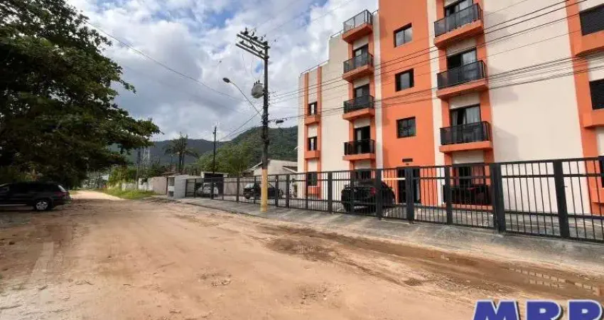 Apartamento na Praia do Sapê em Ubatuba. A 200 metros da praia. 2 quartos.