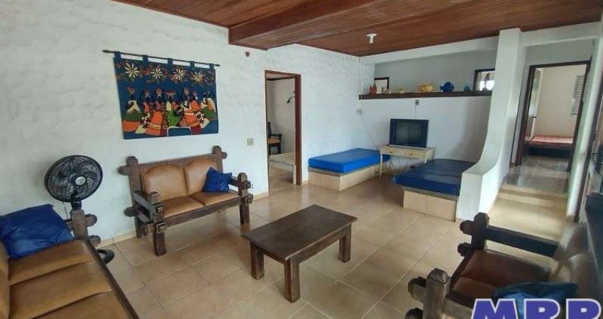 Casa com 4 dormitórios na praia da Maranduba, com escritura, aceita financiamento bancário