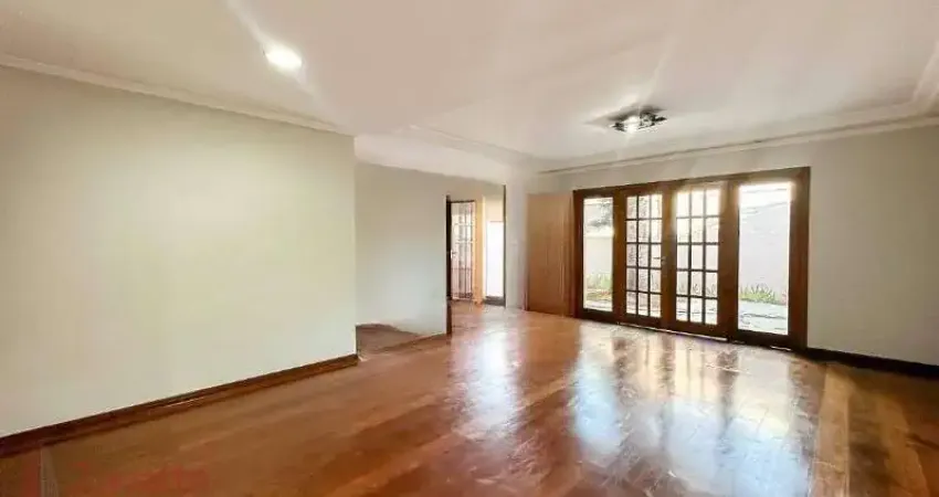 Imperdível Casa à Venda na Vila Paiva - 3 Quartos, 3 Suítes, 2 Salas, 5 Banheiros, 5 Vagas de Garagem e 200m² de Área - São Paulo-SP!