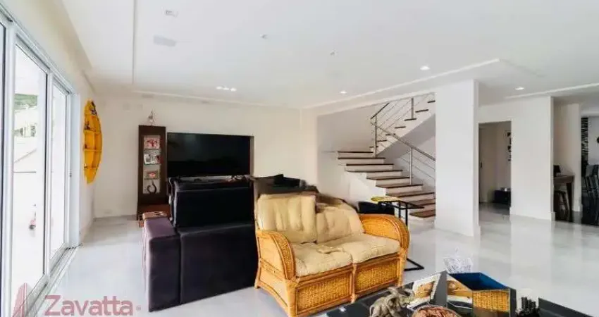 Casa Espaçosa de Alto Padrão em Água Fria, São Paulo-SP: 5 Quartos, 2 Suítes, 2 Salas, 4 Banheiros, 5 Vagas, 432m²!