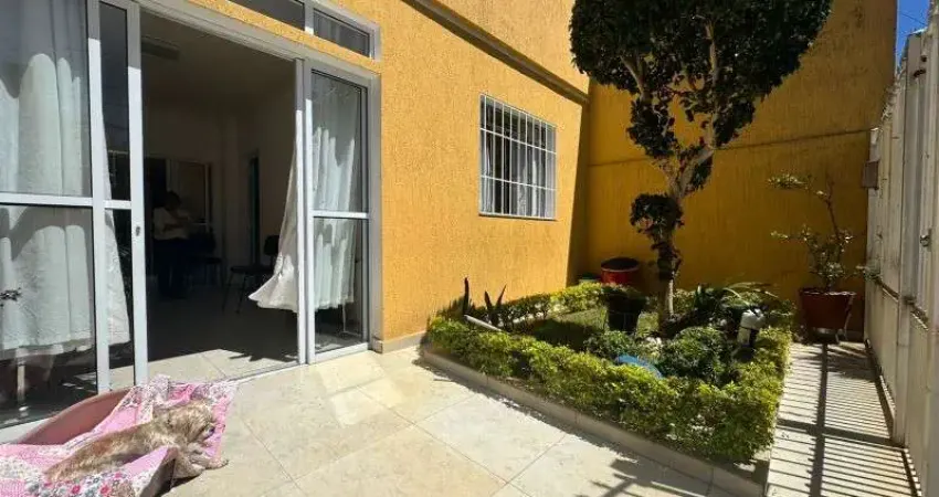 Casa à venda vila dom pedro ii com 200m²! 2 quartos, 2 salas, 2 banheiros, 2 vagas de garagem.