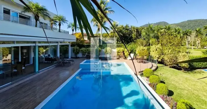 Sobrado de alto padrão á venda em condomínio fechado. costa verde tabatinga-caraguatatuba/sp.