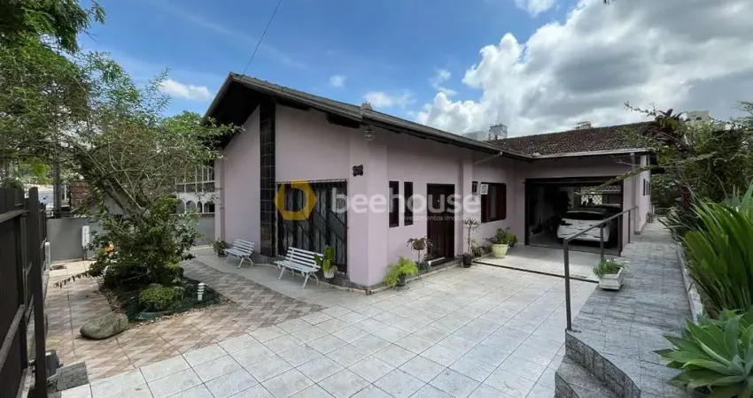 Casa térrea espetacular – Localização privilegiada na divisa entre Anita e Atiradores