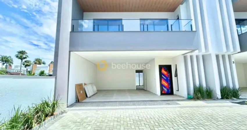 Condomínio com apenas 3 unidades ! Perfeita para quem valoriza privacidade