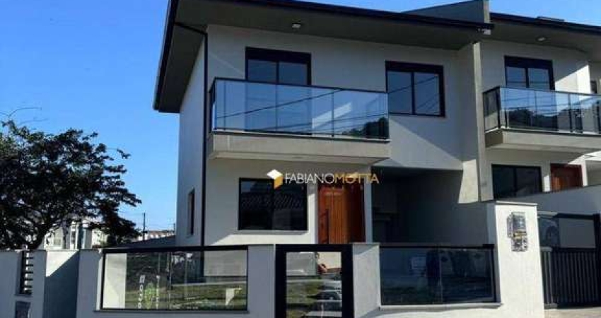 Sobrado com 3 dormitórios à venda, 107 m² por R$ 649.000,00 - Potecas - São José/SC
