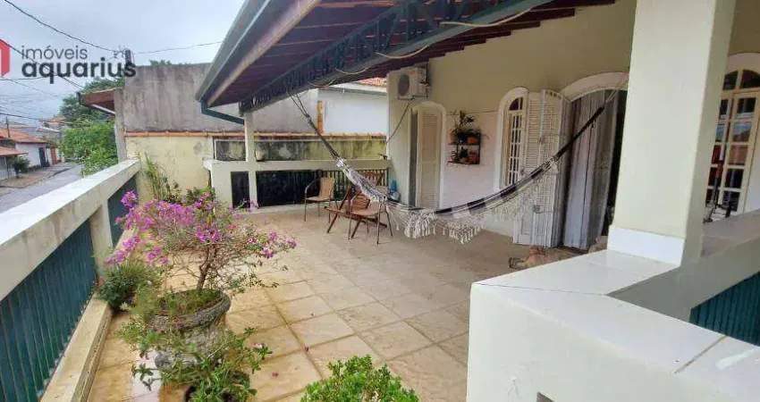 Casa com 4 dormitórios à venda, 230 m² por R$ 720.000,00 - Bosque dos Eucaliptos - São José dos Campos/SP