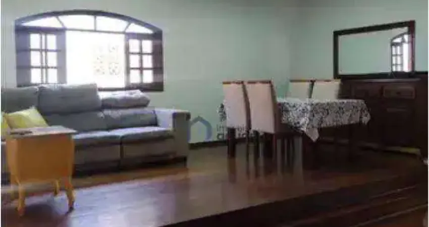 Sobrado com 5 dormitórios à venda, 184 m² por R$ 1.025.000 - Bosque dos Eucaliptos - São José dos Campos/SP