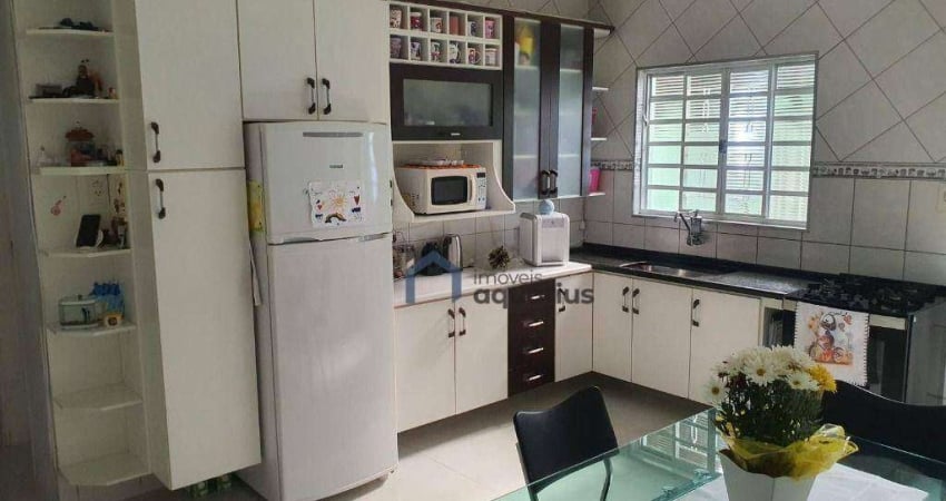 Casa com 2 dormitórios à venda, 103 m² por R$ 400.000,00 - Parque dos Príncipes - Jacareí/SP