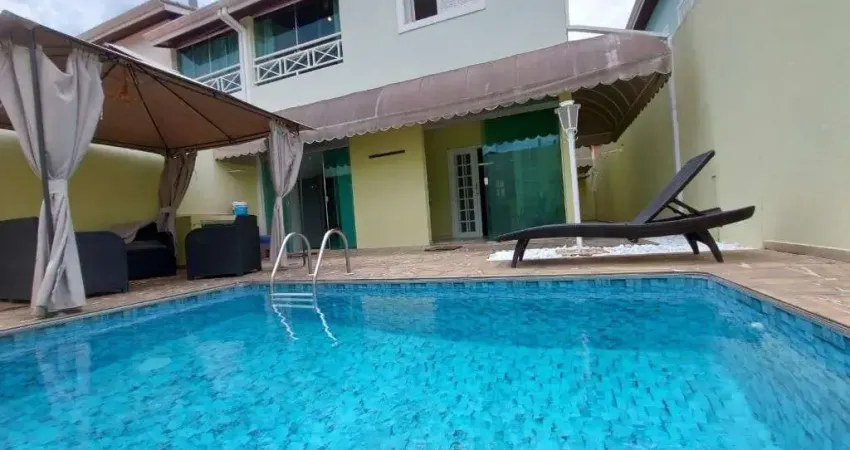 Casa com 3 quartos, suíte, varanda com churrasqueira e piscina em condomínio - jacareí