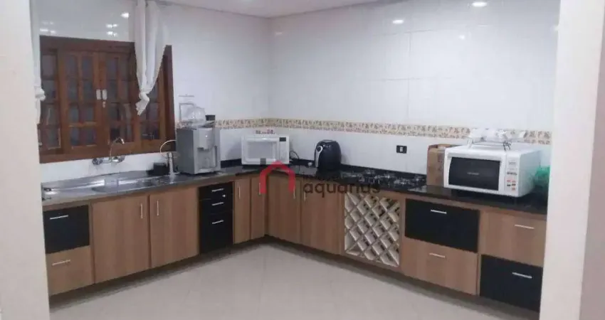 Sobrado com 4 dormitórios à venda, 196 m² por R$ 692.000,00 - Jardim Bela Vista - Jacareí/SP